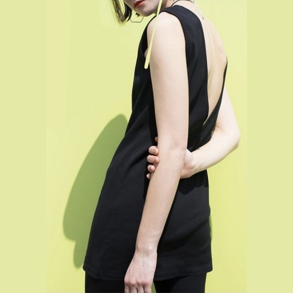 Emoda Japan Boxy Deep V Long Top - Picture 1 of 7